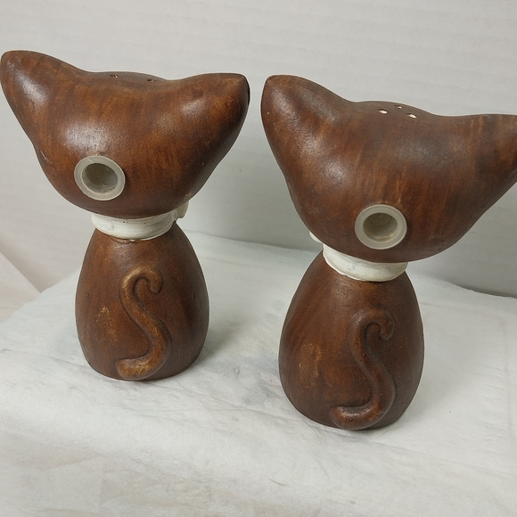 Winking salt and pepper shakers cats wooden - Picture 2 of 4